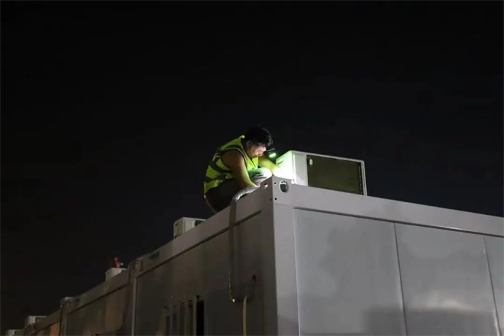廣安疫情防控集中隔離場所前線觀察：請叫他們?nèi)A安“夜行者”！